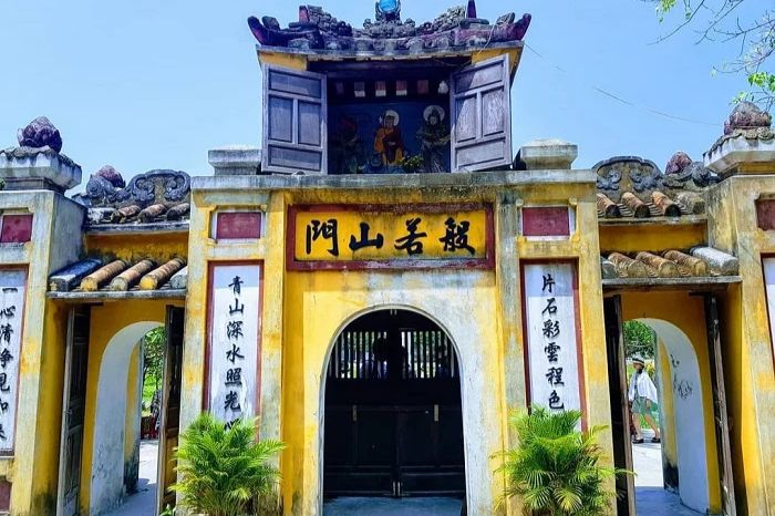 Điểm tham quan gần bãi Xếp Cù Lao Chàm