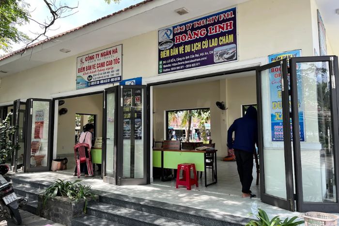 Cảng Cửa Đại có gì