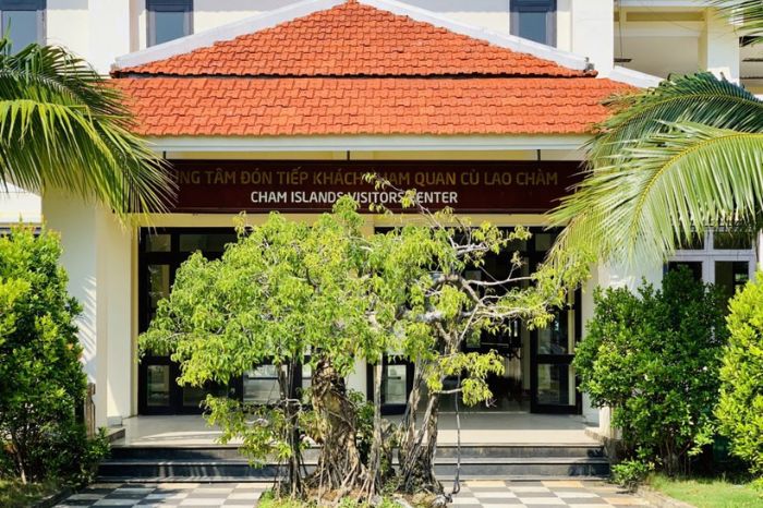 Cảng Cửa Đại có gì