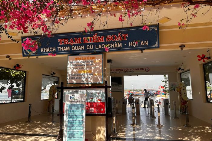 Cảng Cửa Đại có gì