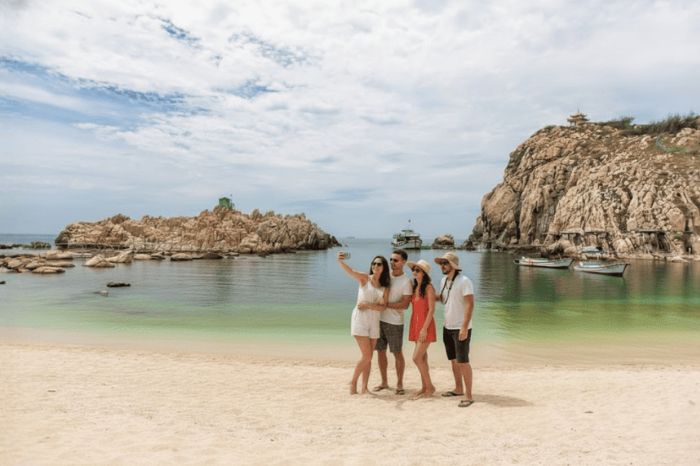 Bạn nên chọn tour du lịch Cù Lao Chàm trọn gói để tiết kiệm hơn