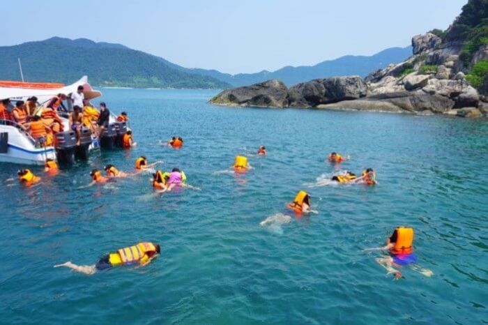 Lặn ngắm san hồ Cù Lao Chàm