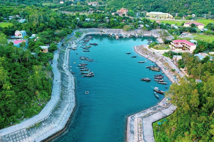 Địa điểm gần Sân bay trực thăng Cù Lao Chàm